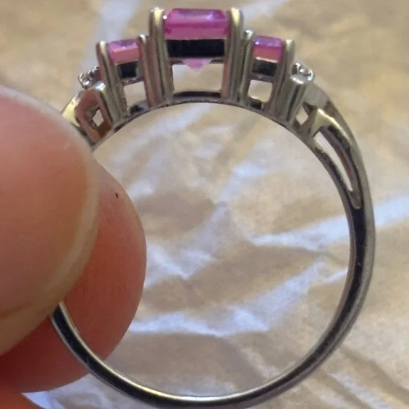 10k White Gold Pink Sapphire and Diamond Chip Ring Size 7 - Picture 2 of 7